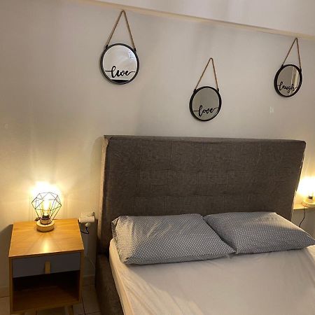 Olas 1-Bedroom Apartment Near The Center Of Atene Esterno foto