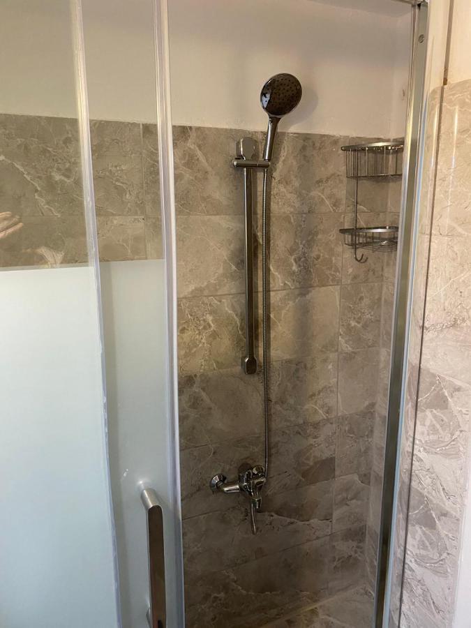 Olas 1-Bedroom Apartment Near The Center Of Atene Esterno foto